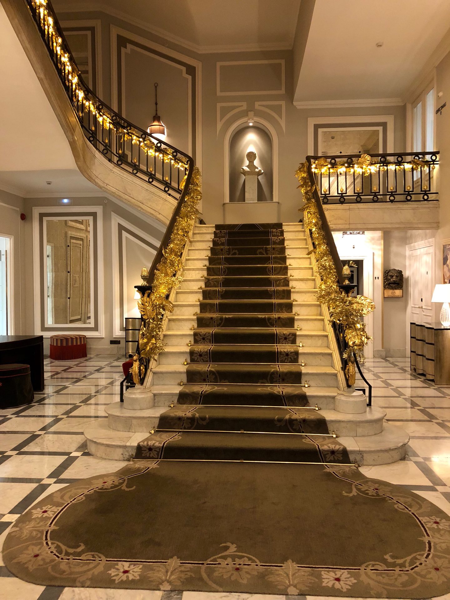 escalier hotel Maria Christina san sebastian saint sebastien