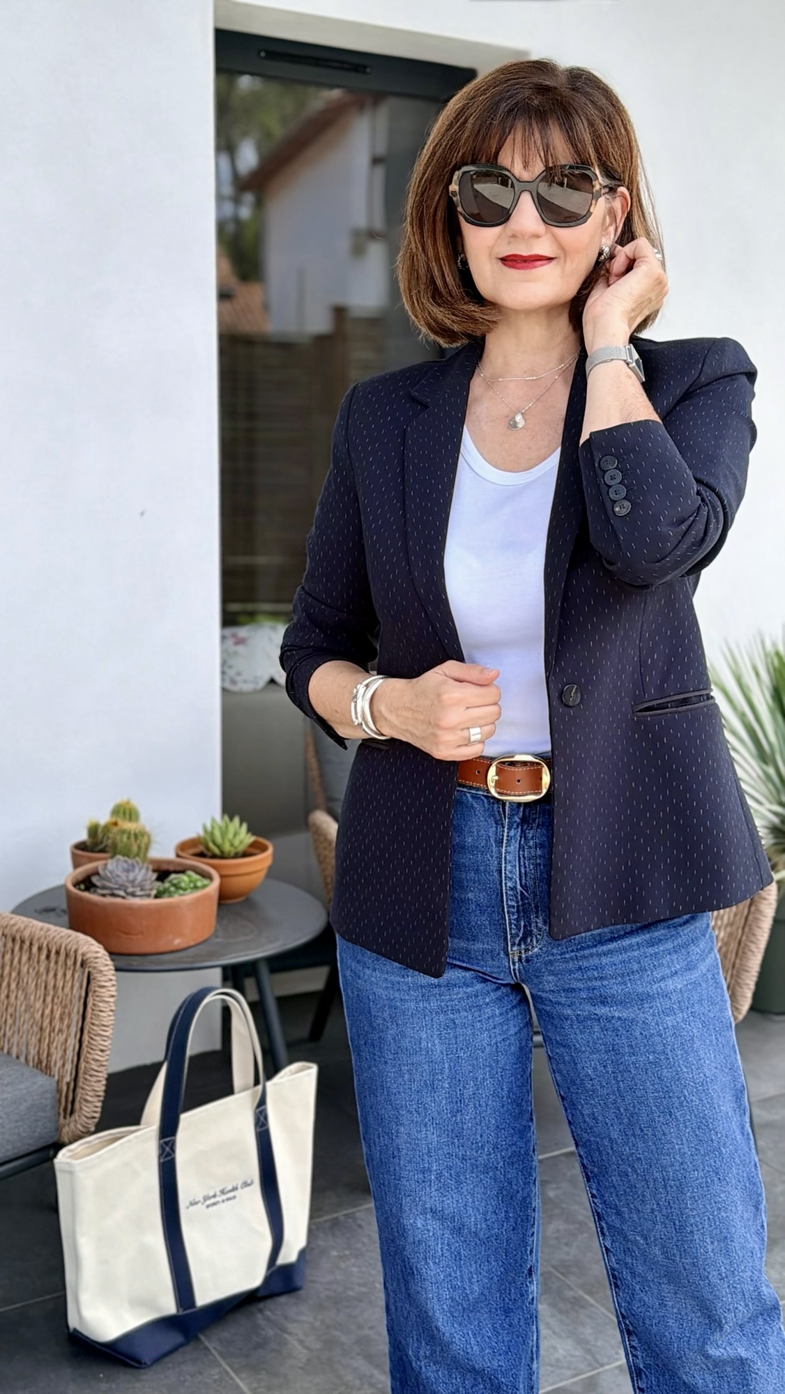 how to style a navy blazer